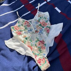 Victoria’s Secret vtg 70s floral lace lingerie Layla nightie white chiffon